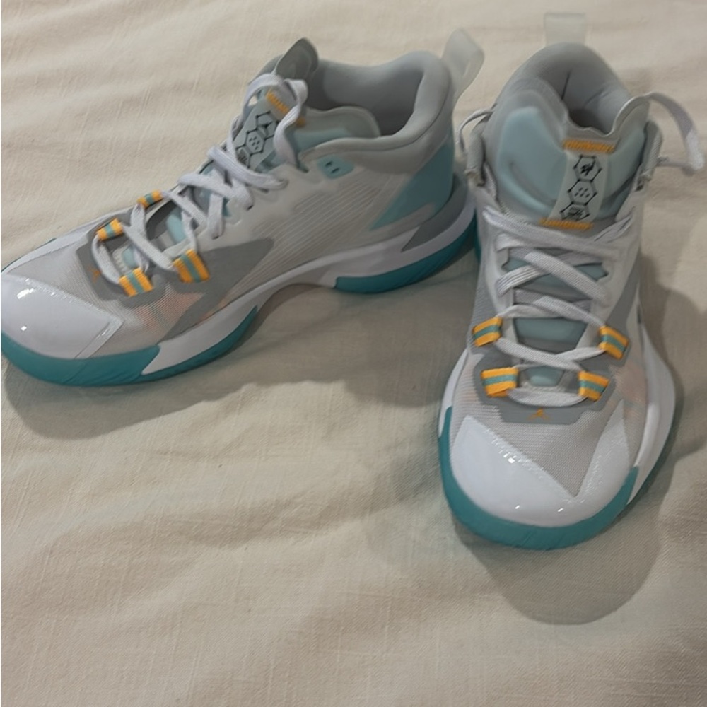 Jordan Kids Sneakers in White and Teal